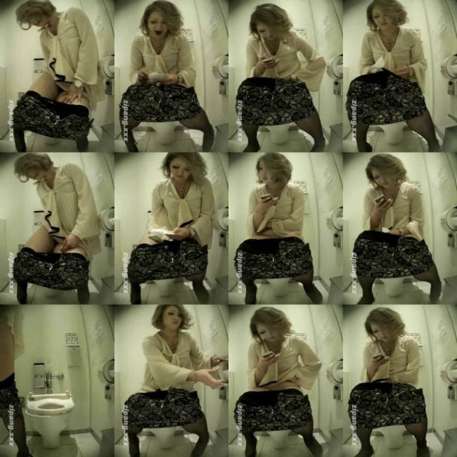 激カワ率100％！極上ショップ店員トイレ盗撮 ムーさんの プレミアム化粧室 FILE.17