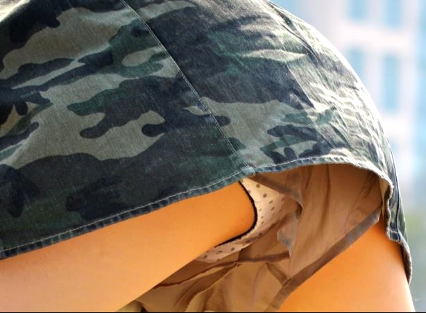 4K→FHD『砂遊びに夢中なCちゃんの白柄Pに接近!』