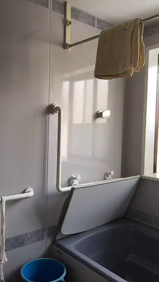 全裸で風呂掃除するよ