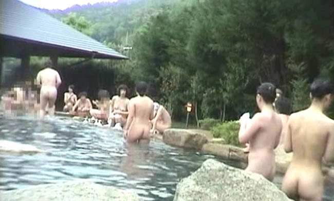 素人いっぱい露天風呂