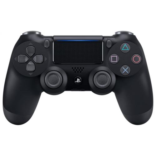 ゲームに夢中でチラリ